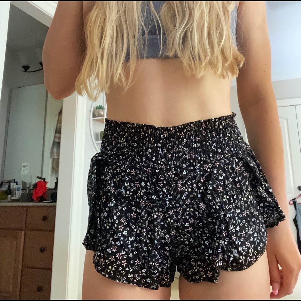flowy floral black shorts from garage, brand new